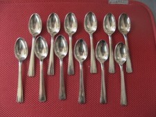 ++"526.13"   12 CUILLERES A CAFE EN METAL ARGENTE  ORFEVRE  "P.P."   ART DECO