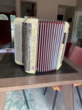 accordéon chromatique CAVAGNOLO blanc nacré