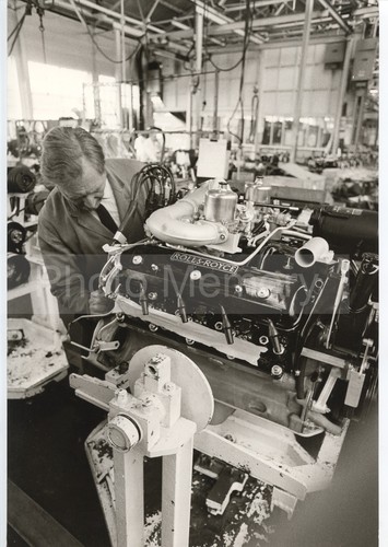 Rolls royce moteur v8 - rolls, le