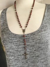 Chapelet avec perles émaillées cloisonnées chinoises rouge en très bon état.