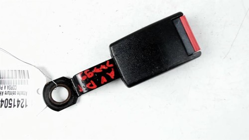 Attache ceinture avant droit