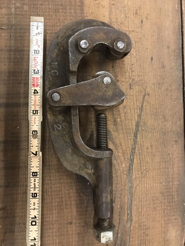 Antique pipe cutter - antique, no.