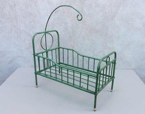 Petit lit poupee metal - poupee,