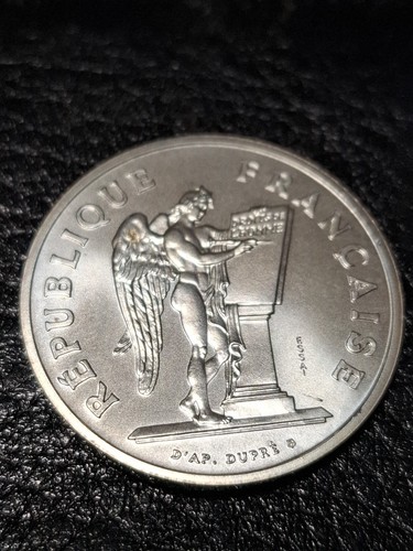 France republique essai - -, v