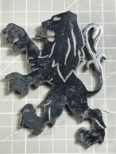 Vintage Ancien Sigle Peugeot LION Chromé Argenté Métal Emblème Logo Insigne