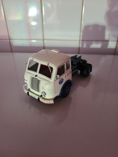 Tracteur seul unic pegaso - :,