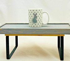 tasse blanche céramique motif lapins et étoiles gris