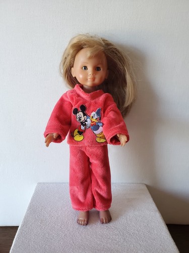 Vêtements pour poupée