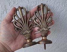 2 Anciennes décorations de meuble, Ancien embout tringle à rideau??? en bronze