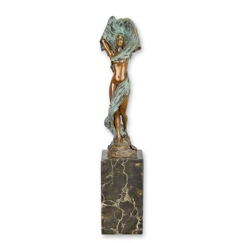 Sculpture une danseuse - une, a
