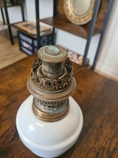 Lampe ancienne à pétrole ou