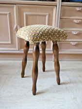 Tabouret vintage en bois et velours restauré