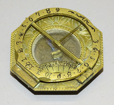 -CADRAN SOLAIRE/BOUSSOLE XVIIIe Marqué au DOS JOHAN SCHRETTEGGER IN AUSBURG   D