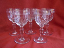 BACCARAT,CHAUNY,ECAILLES FILETS,SERIE DE 5 VERRES A VIN EN CRISTAL,DEBUT XX.