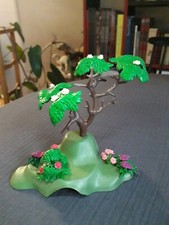 Jardin PLAYMOBIL 1 - Butte herbue avec arbre et plantes à fleurs roses et mauves