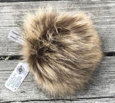 Loops Threads Pompon Wolf