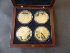 COFFRET DE 4 MEDAILLES EN