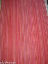 1 ROULEAU DE PAPIER PEINT