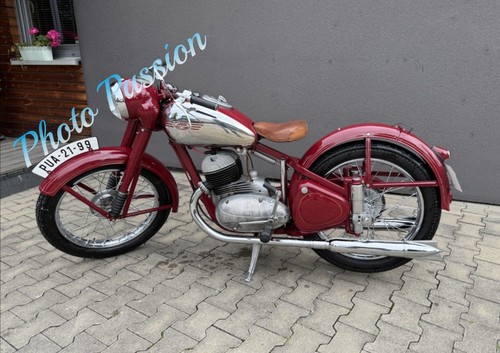 Photo moto jawa 250 - photo, rouge