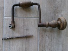 chignole ancienne perçeuse outil à main de menuisier