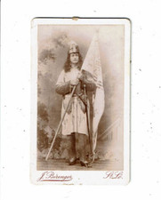 photo CDV Chevalier Cote de mailles drapeau Moyen age JULES BERANGER St-Lo