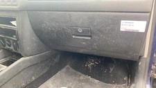 Boite a gants VOLKSWAGEN GOLF