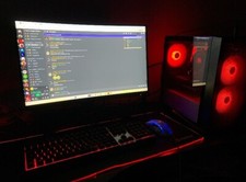 Setup Gaming Complet avec PC Gamer Puissant Et Ecran Incurvé