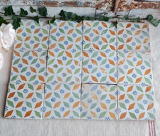 12 ANCIENS CARREAUX EN TERRE CUITE DECOR EMAILLES NEVERS TOMETTE