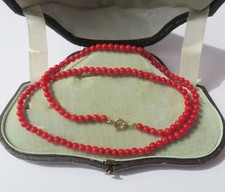Collier choker perles corail rouge fermoir en or 18 carats - Neuf stock ancien