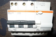 DISJONCTEUR DIFFERENTIEL 4POLE TETRA. 20A 30mA COURBE C, MERLIN GERIN 20AMPERES