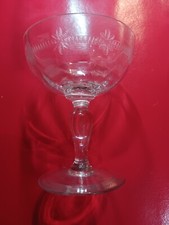 6 Anciennes coupes à