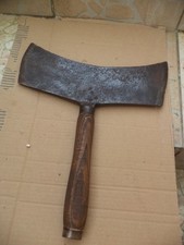 ancienne et imposante feuille