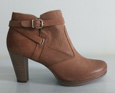 BOOTS. BOTTINES CAMEL MARRON