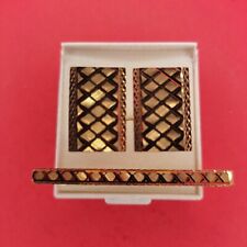 Boutons de manchette et pince à cravate plaqué or jaune 18k avec poinçon.