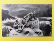 CPA Monochromie BERCK PLAGE Sauveteurs en Mer SAUVETAGE Barque Bouée