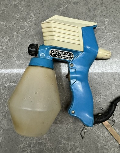 Ancien pistolet peinture - ancien,