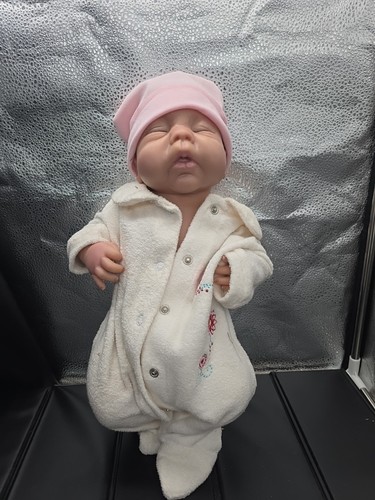 Ashton drake little grace - ashton, grace"