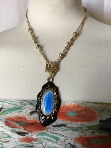 Ancien collier pendentif