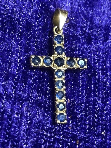 Pendentif croix cara - en,