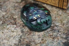 90041  FIGURINE SCARABEE VERT