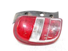 Feu arriere gauche Nissan