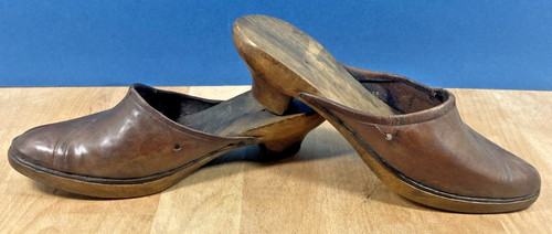 Ancienne paire sabot bois - sabot,