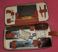 ANCIENNE TROUSSE DE TOILETTE
