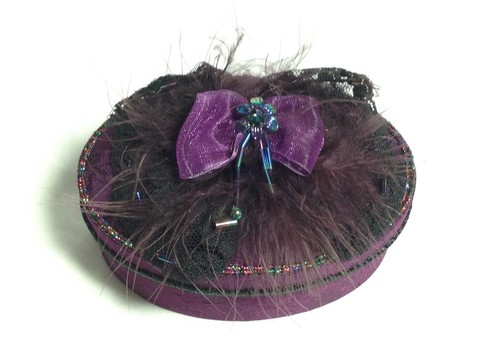 Vintage jewelry box putting - putting, on