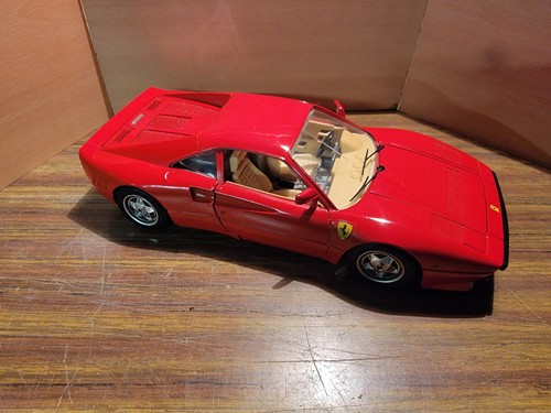Burago ferrari gto 1984 - 1/18,