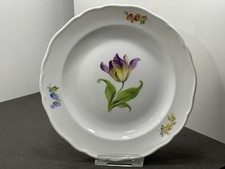Assiette en porcelaine de