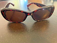 LUNETTES DE SOLEIL GUESS AVEC ETUI