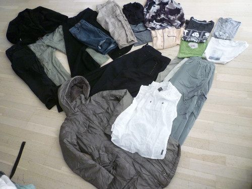 Lot 25 vetements - de, taille