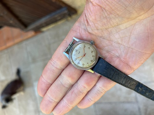 Montre ancienne lip tout acier - ancienne,