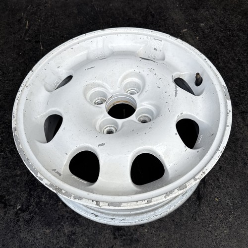 Roue 130 pouces 205 gti - 15,